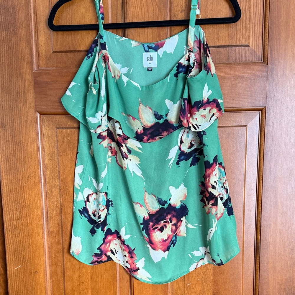Cabi Size Medium Green Floral Women's Top